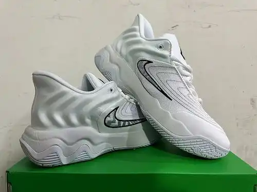 Blanco, gris y negro 44