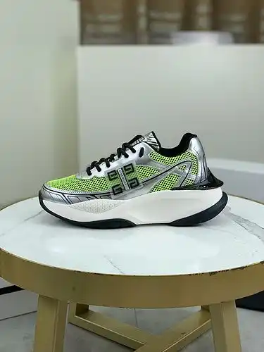 El Código de zapatos masculinos Givenchy 96d talla 394438 4 se puede personalizar