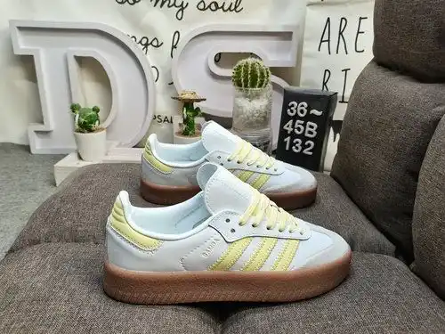 La marca insignia de Ronnie fiegs, kith x Clarks X adidas, lanza oficialmente la zapatilla tripartit
