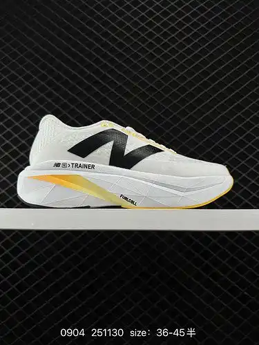 Los zapatos nuevos balance para hombres y mujeres están hechos de material de malla sintética ultral