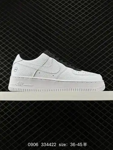 Las zapatillas deportivas casuales multifuncionales Nike Air Force 7 Air Force One de gama baja, con