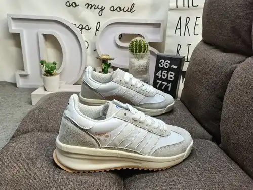 La colección de zapatillas retro Adidas 77D es muy popular en todo el mundo. aprovechando esta ola, 