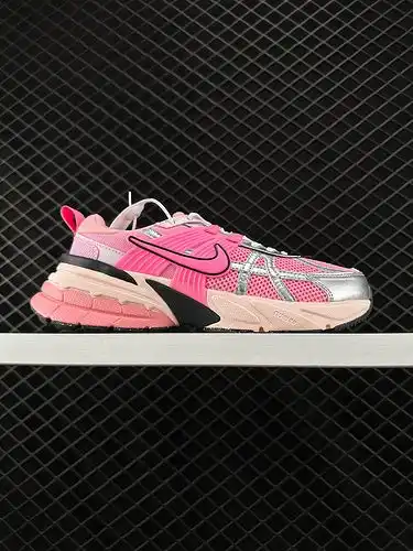 Tres zapatos infantiles Nike v2k Run amortiguación antideslizante zapatillas deportivas retro de par