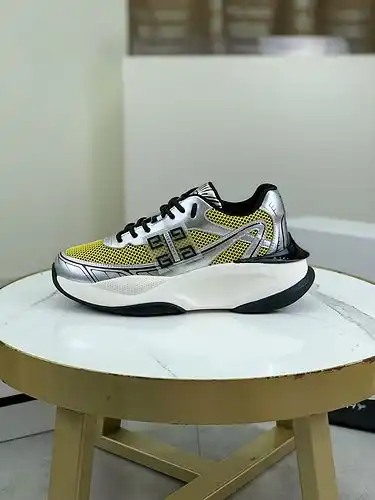 El Código de zapatos masculinos Givenchy 96d talla 394438 4 se puede personalizar