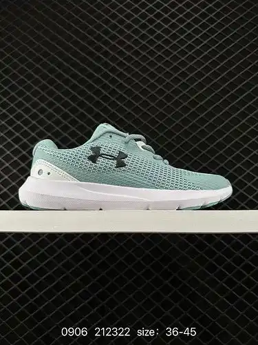 Under Armour surge 3 es una zapatilla de papá cómoda y deportiva con malla transpirable, antidesliza
