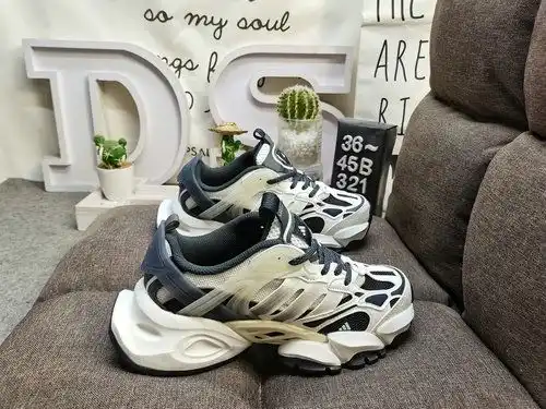 La versión de clase corporativa 32d del sistema de media yarda de zapatos reales para hombres y muje