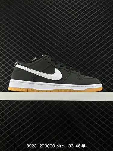 1D5X0G Nike SB Dunk Low Retro Dunk Series Retro Low Top Casual Sports Skateboarding Board Shoes with