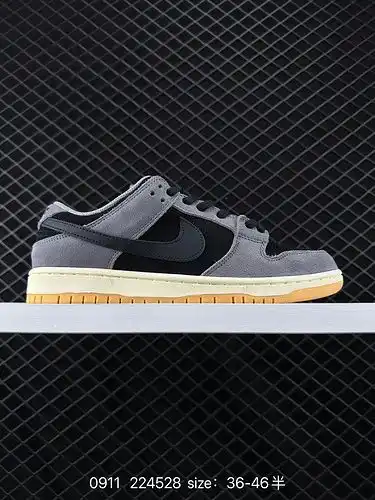 1D40G Nike SB Zoom Dunk Low Board Shoe Series Classic Versatile Casual Sports Board Shoe Tongue Fill