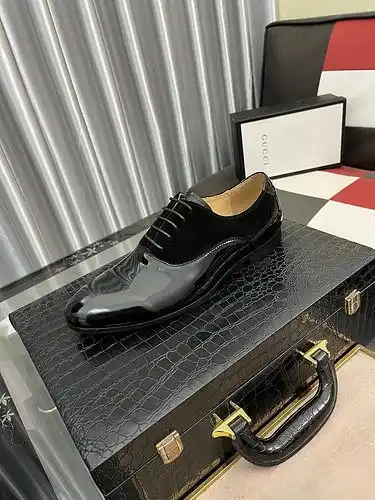 Código de zapatos masculinos Gucci 8b8 talla 3844