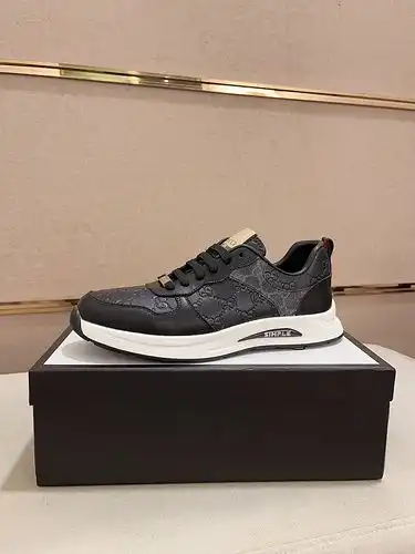 Código de zapatos masculinos Gucci 922b4 talla 3844