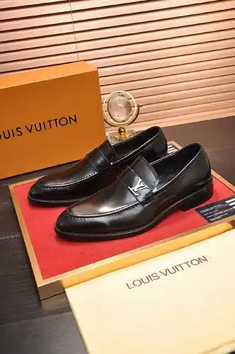 El Código de calzado masculino LV 76b7 talla 38.444 se puede personalizar