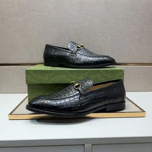Código de zapatos masculinos Gucci 64b8 talla 3844