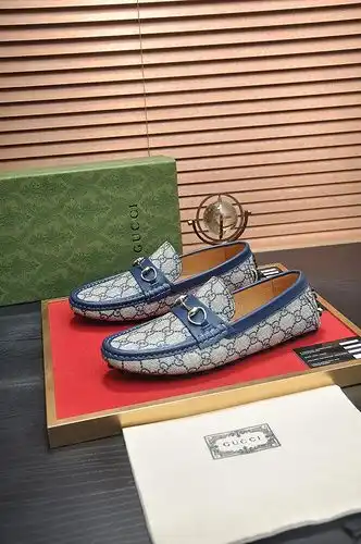 Código de zapatos masculinos Gucci 82b talla 3844