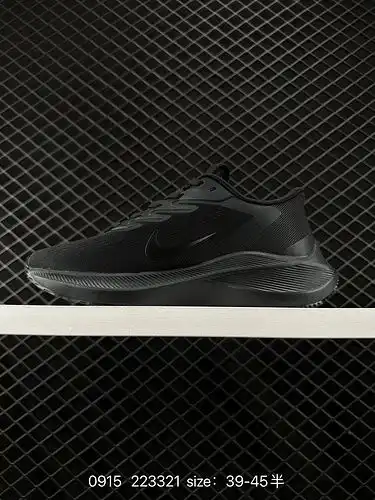 The 1D0G5X Nike Zoom WINFLO 7th generation lightweight and breathable casual running shoe features a