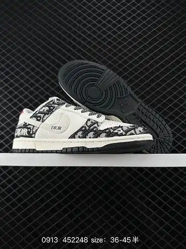 Las zapatillas 240g nike dunk Low retro skateboard shoes, un clásico zapato de baloncesto de la era 