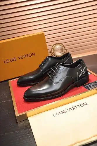 El Código de calzado masculino LV 76b7 talla 38.444 se puede personalizar