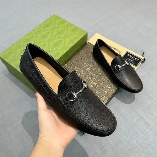 Zapatos de cuero de vaca guqi para hombres Código 82b6 talla 384