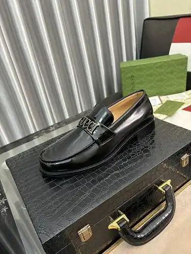 Código de zapatos masculinos Gucci talla C2 3844