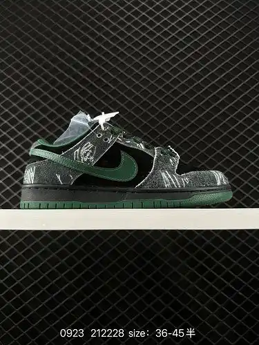 1D40G Nike SB Dunk Low RETRO SE Dunk Series Low Top Casual Sports Skateboarding Shoes Made of Soft C