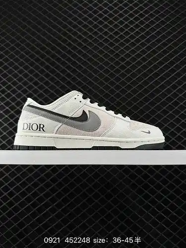 2C40G overseas popular limited release company level Nike SB Dunk Low Dior series beige gray black h