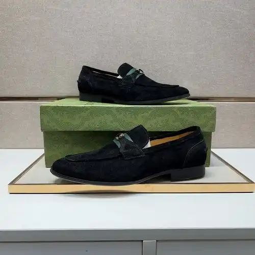 Código de zapatos masculinos Gucci 64b8 talla 3844