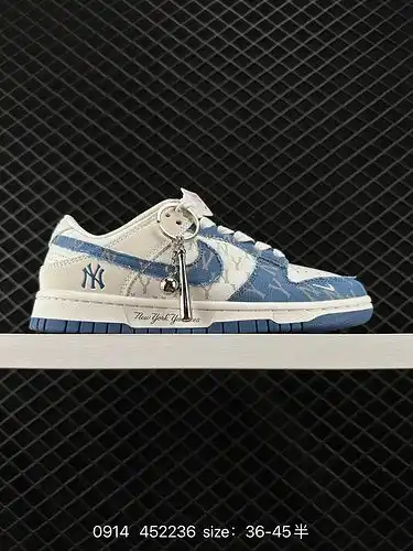1D80G Nike Dunk Low Retro sneakers mlb collaboration retro board shoes, as a classic basketball shoe
