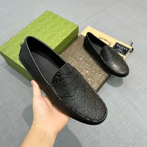 Zapatos de cuero de vaca guqi para hombres Código 82b6 talla 384