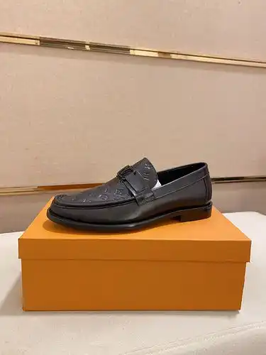 El Código de calzado masculino LV 66C talla 3844 se puede personalizar 4
