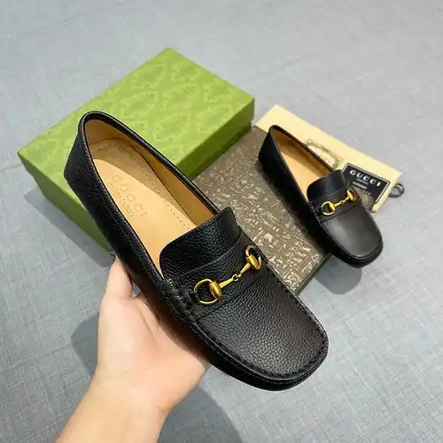 Zapatos de cuero de vaca guqi para hombres Código 82b6 talla 384
