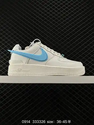 El logotipo swoosh firmado conjuntamente por 1d30g ambush x NK Air Force 1d0g7 Low SP Air Force One 