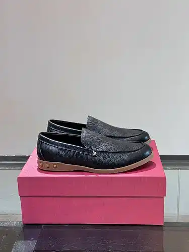 Zapatos masculinos Valentino Código 9b6 talla 3844446 personalizado