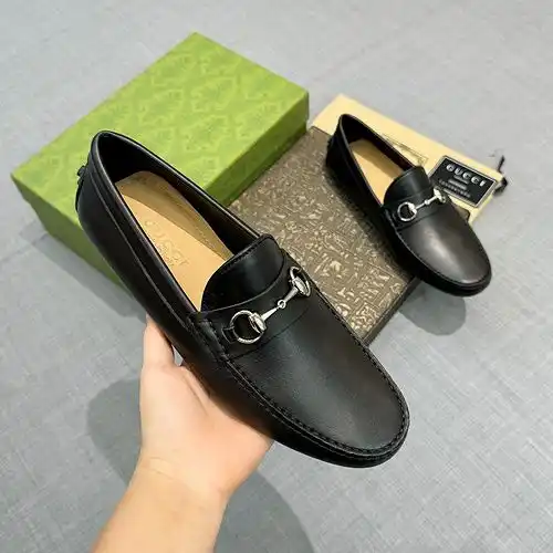 Zapatos de cuero de vaca guqi para hombres Código 82b6 talla 384