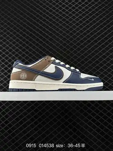 1D9E0G Nike Dunk Low Retro sneakers, retro board shoes, as a classic basketball shoe of the 80G era,
