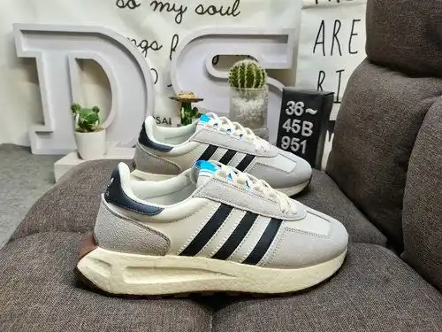 El prototipo de 9e5x1dd Adidas Racing 1D boost es ligero y retro, y el nuevo material de suela de am