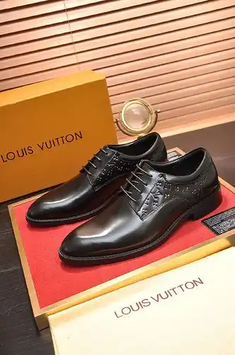 El Código de calzado masculino LV 76b7 talla 38.444 se puede personalizar
