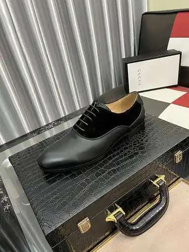 Código de zapatos masculinos Gucci 8b8 talla 3844
