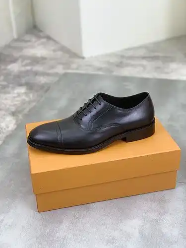 Calzado masculino LV Código 7c talla 38.444 personalizado