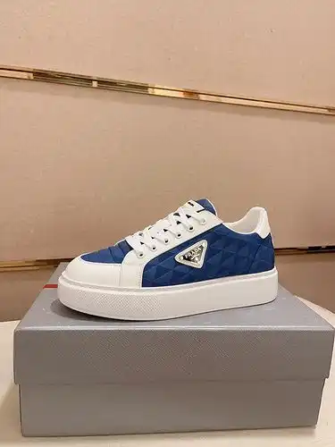 Prada men's shoe code 922C2 Size3844 can be customized with 4 non refundable options