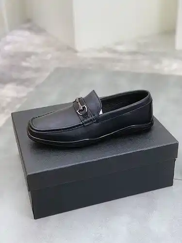Prada men's shoe code 64B3 Size3844