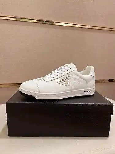 Prada men's shoe code 922B3 Size3844