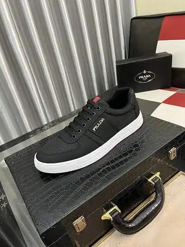 Prada men's shoe code 93B4 Size3844