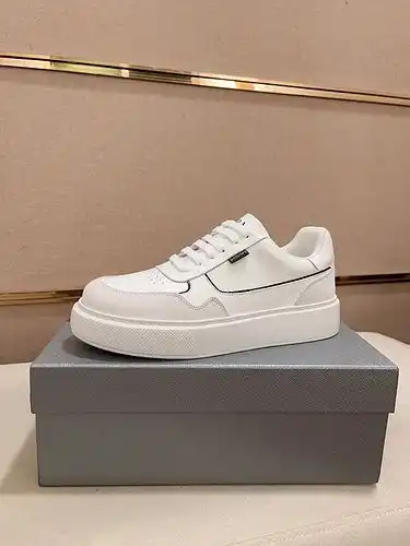Prada men's shoe code 922C2 Size3844 can be customized with 4 non refundable options