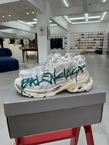 VG Paris 7 Runner Alphabet graffiti Green Dimension 346