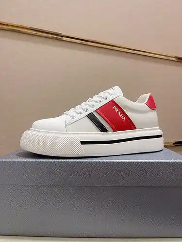 Prada men's shoe code 922C2 Size3844 can be customized with 4 non refundable options
