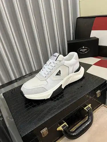 Prada men's shoe code 93B6 Size3844