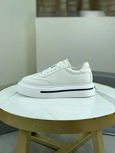 Prada men's shoe code 9C2 Size3844