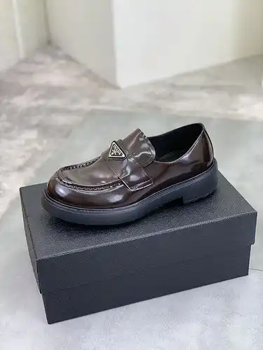 Prada men's shoe code 86C3 Size384