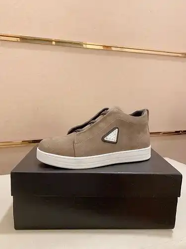 Prada men's shoe code 922B8 Size3844