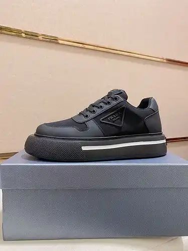Prada men's shoe code 922C2 Size3844 can be customized with 4 non refundable options