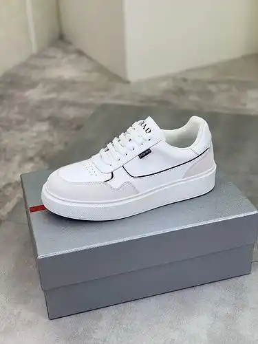 Prada men's shoe code 9C2 Size3844